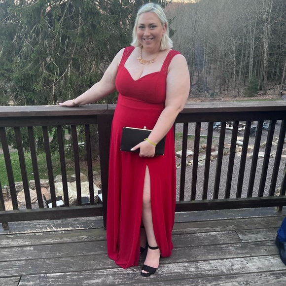 Meet Your Posher @mryseas - Picture 5 of 16